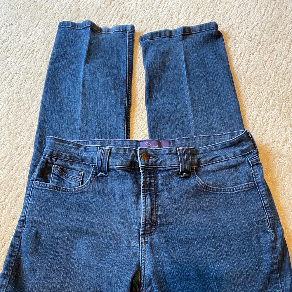 NYDJ SIZE 14. Great cond. Closet staple